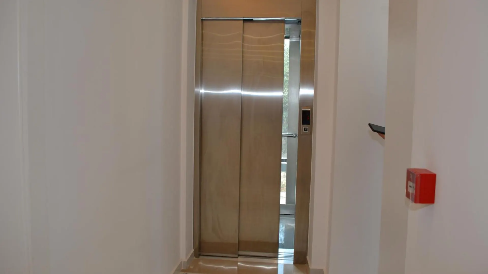 Gl Hotel Ksamil